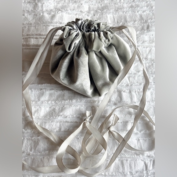 Jewelry - Women’s velvet blue travel jewelry bag with two pairs of women’s earrings